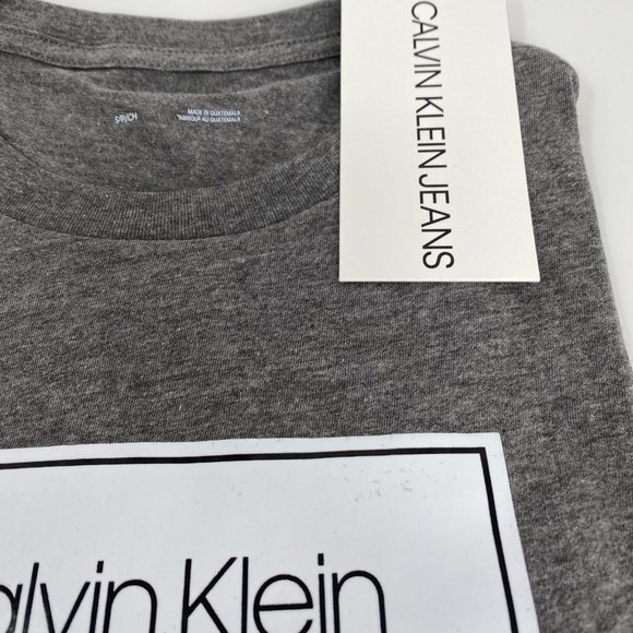 Calvin Klein  Logo Graphic T-Shirt Unisex  Small - Picture 4 of 4